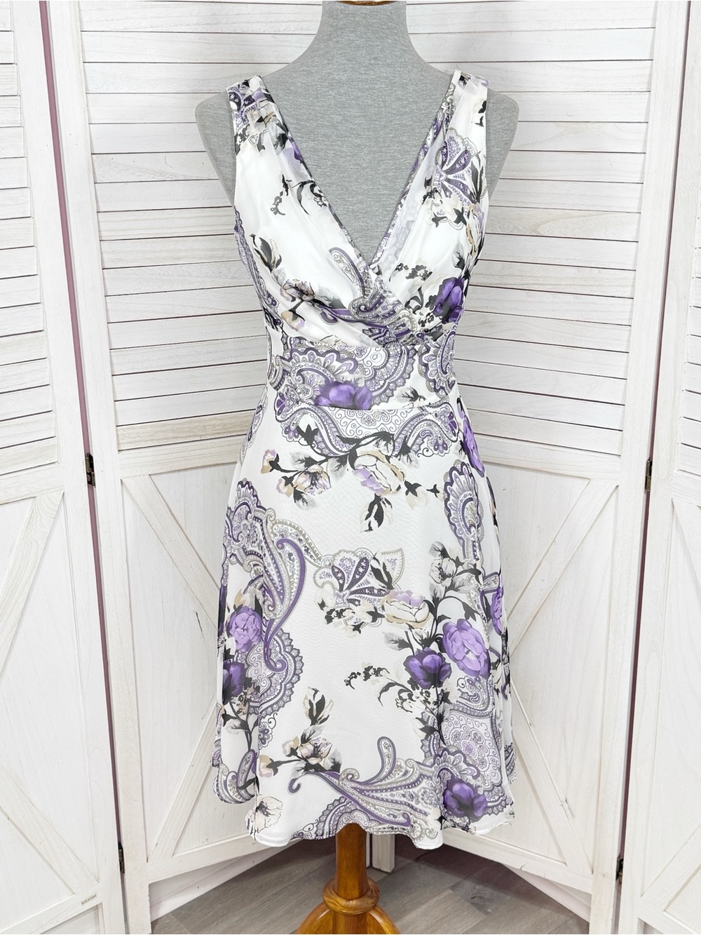 WHBM Floral Paisley Chiffon Fit Flare Sleeveless Dress White Purple Size 6 Fairy